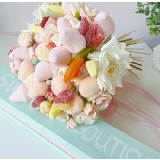 Körcsokor virággal